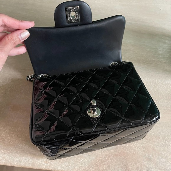 ❌SOLD❌EUC Chanel Classic Flap Mini Square Patent Black Silver HW Crossbody - Picture 10 of 16